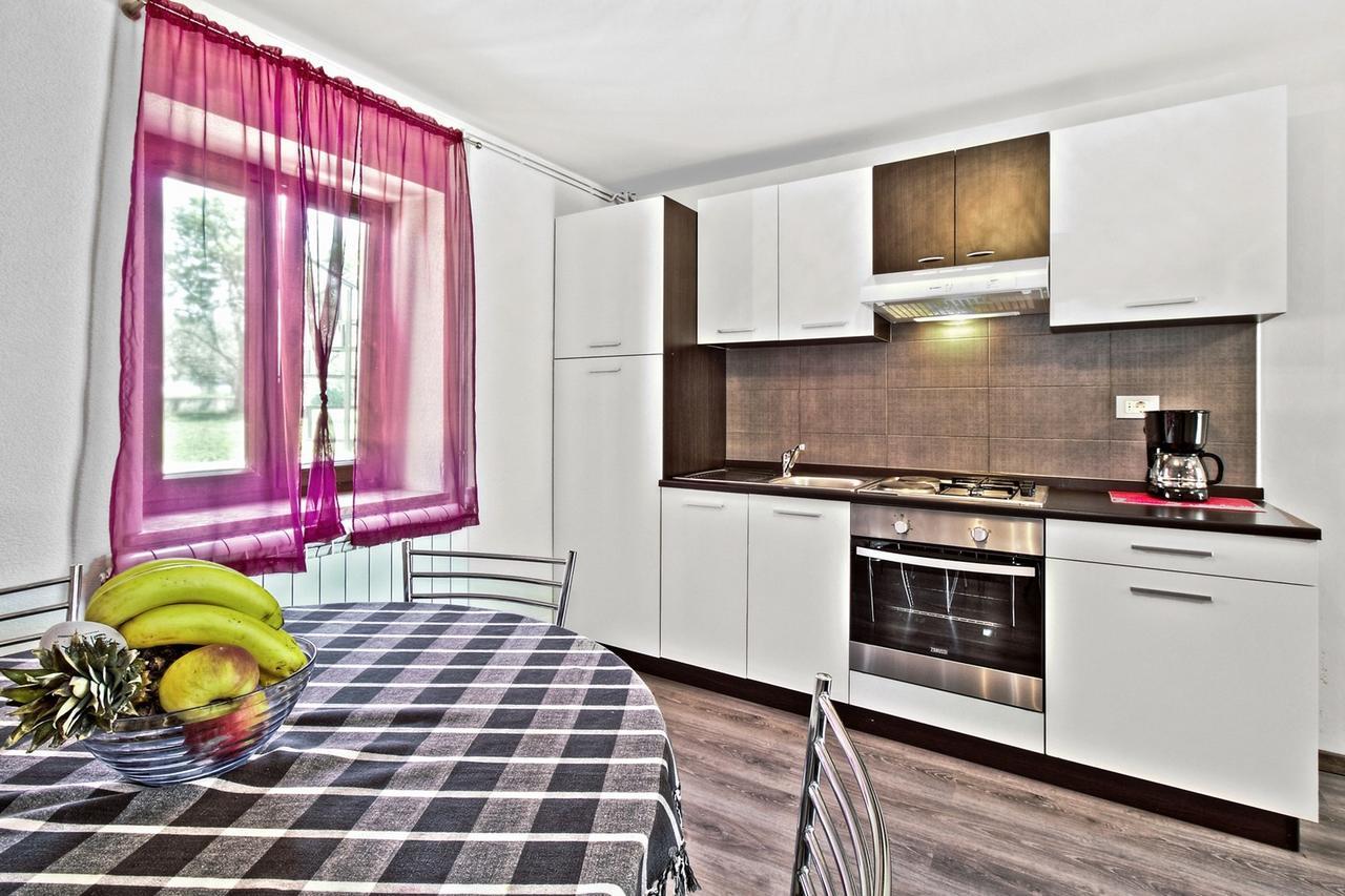 Cici House With Apartment Umago Esterno foto